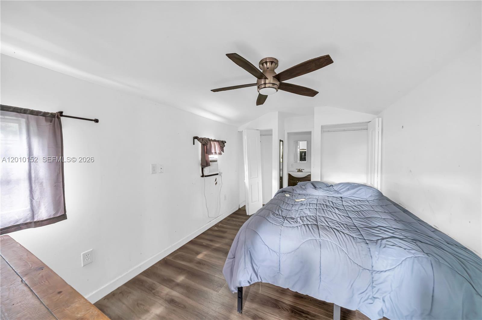 3033 Hibiscus Street