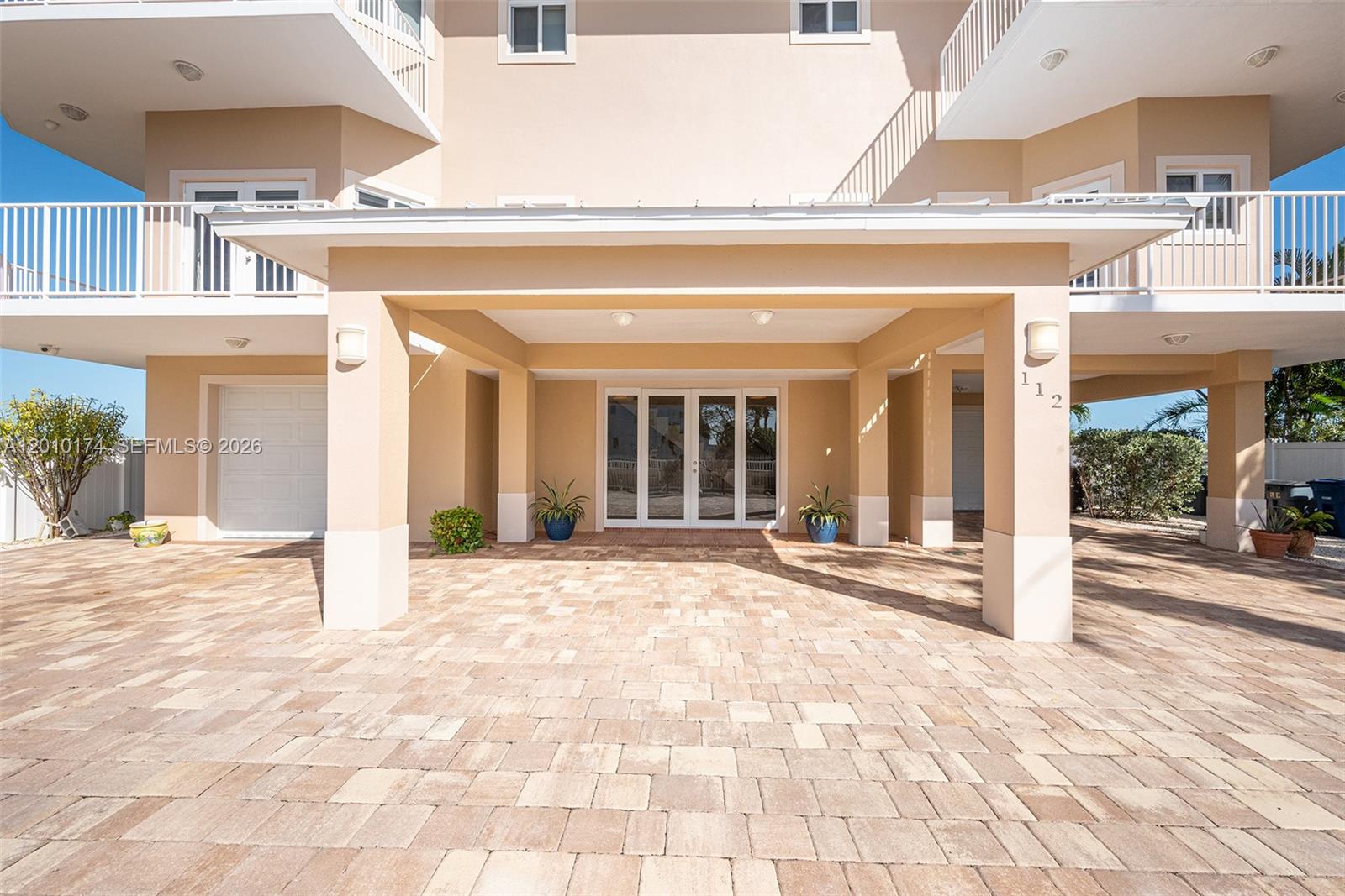 112 N Bounty Ln