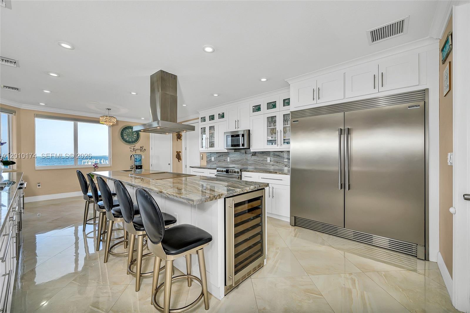 112 N Bounty Ln