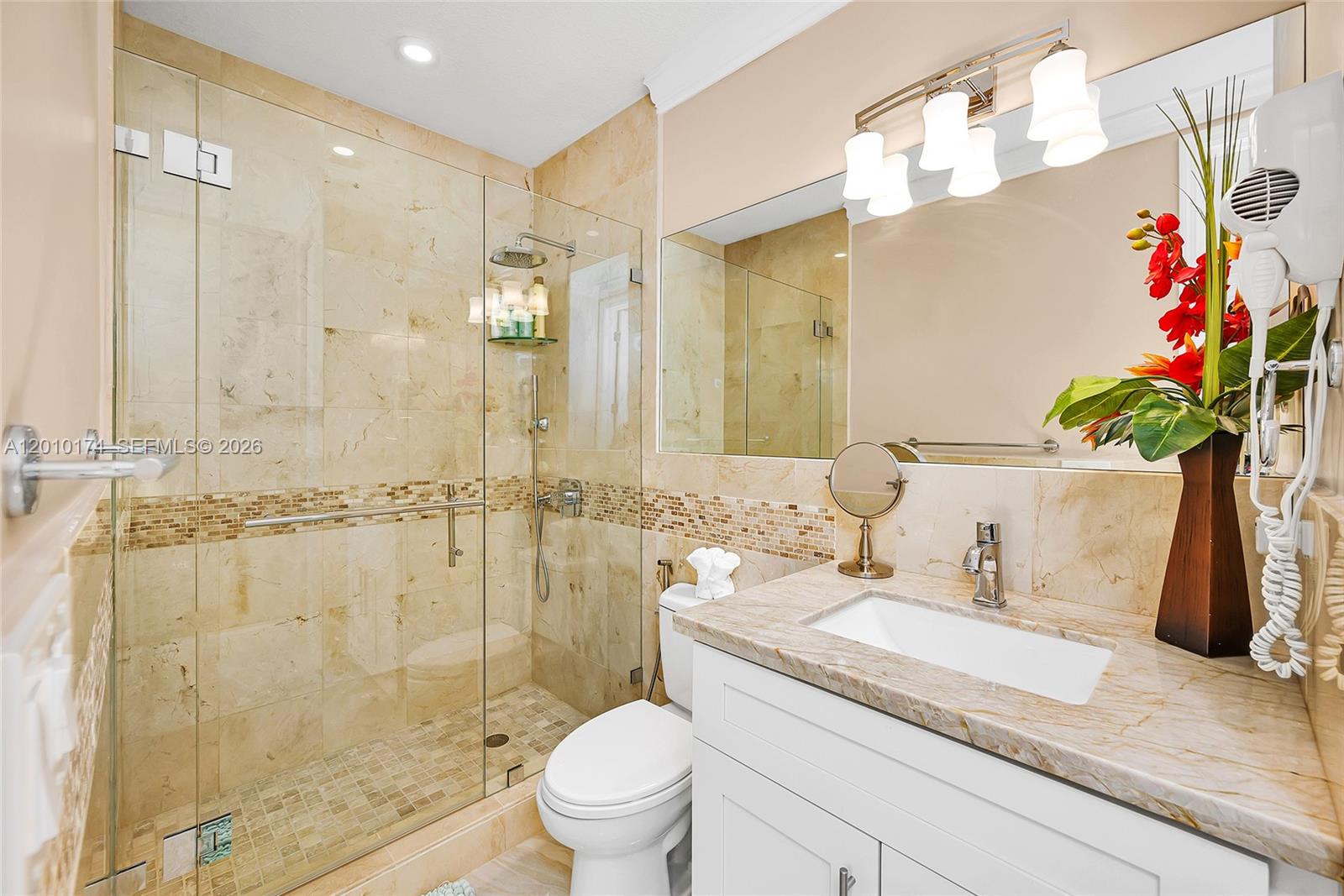 112 N Bounty Ln