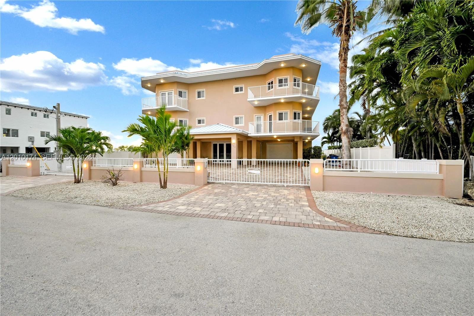 112 N Bounty Ln