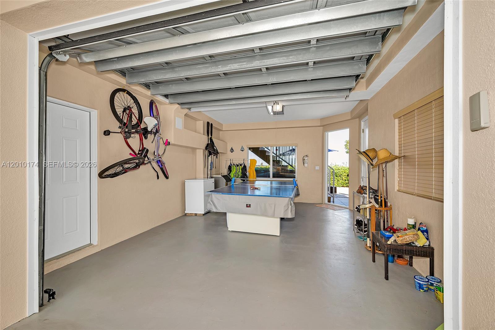 112 N Bounty Ln