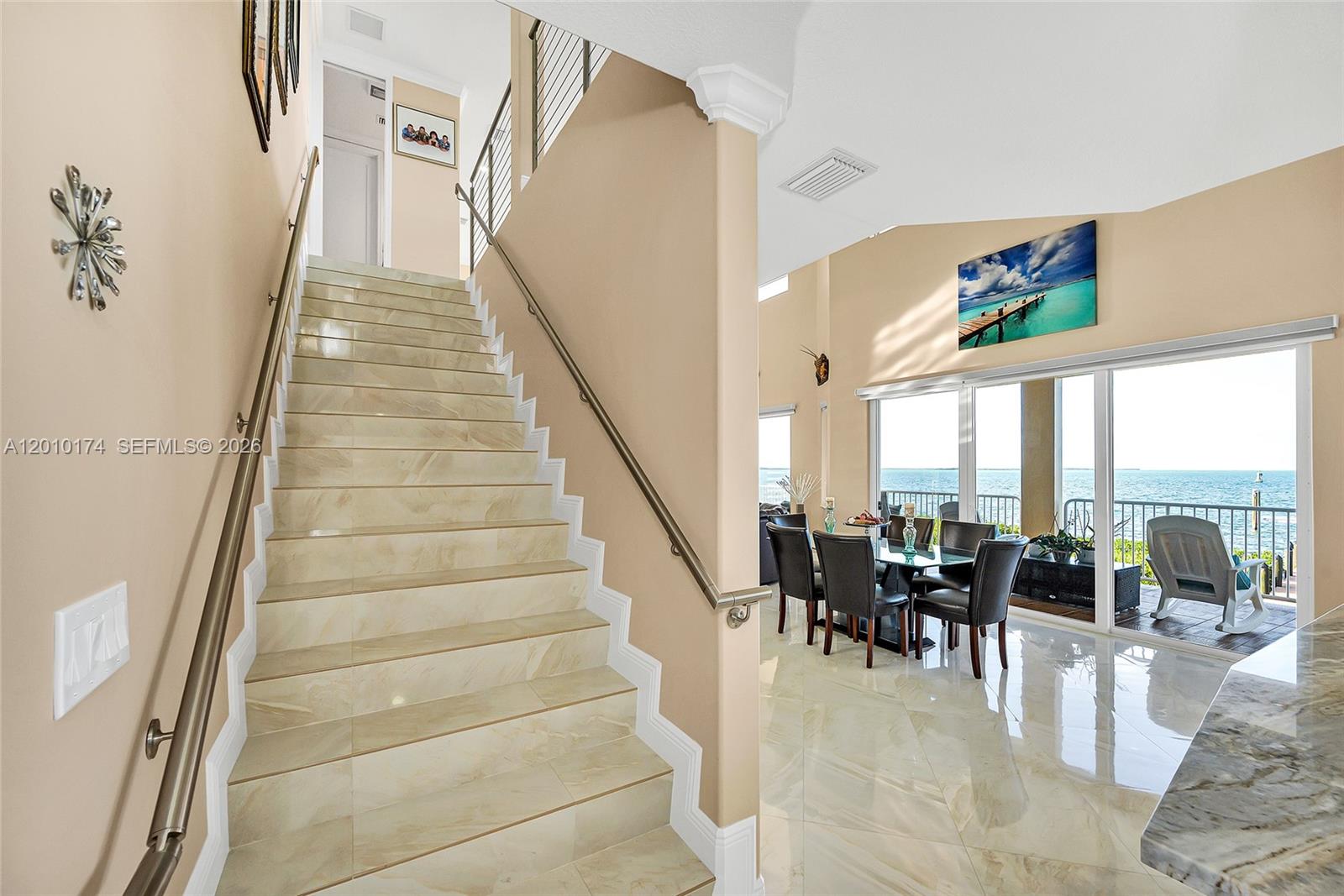 112 N Bounty Ln