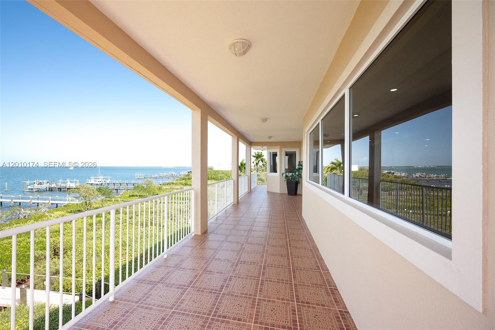112 N Bounty Ln