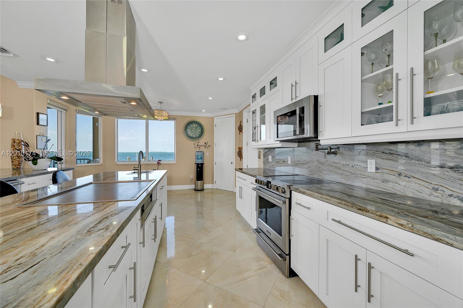 112 N Bounty Ln