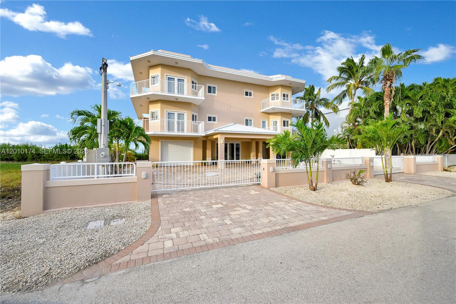 112 N Bounty Ln