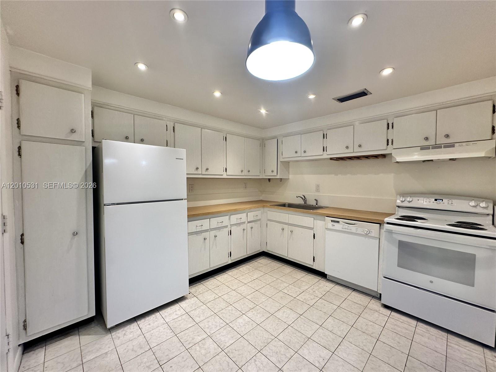9175 SW 77th Ave # 206