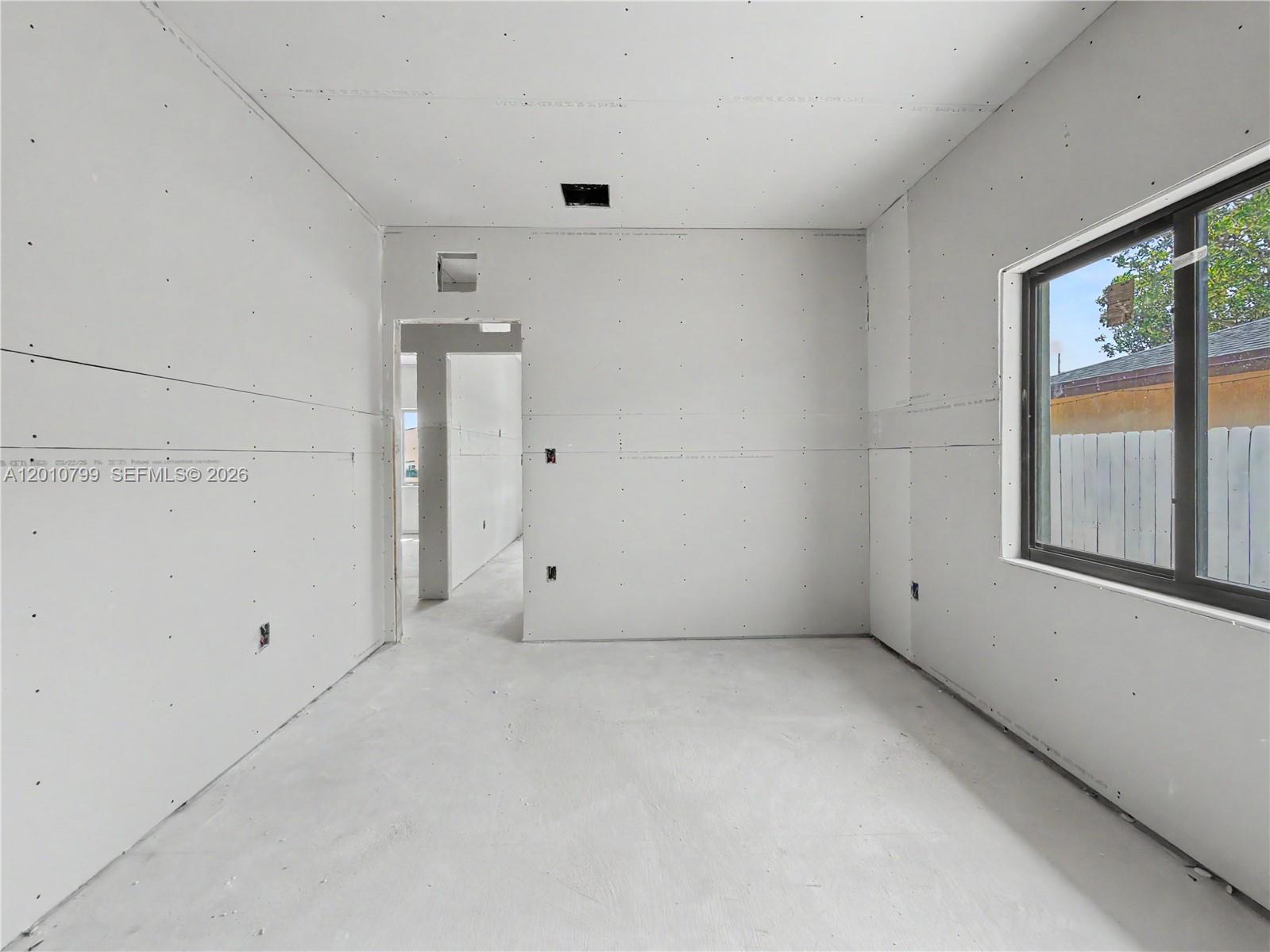 640 SW 10th Ave