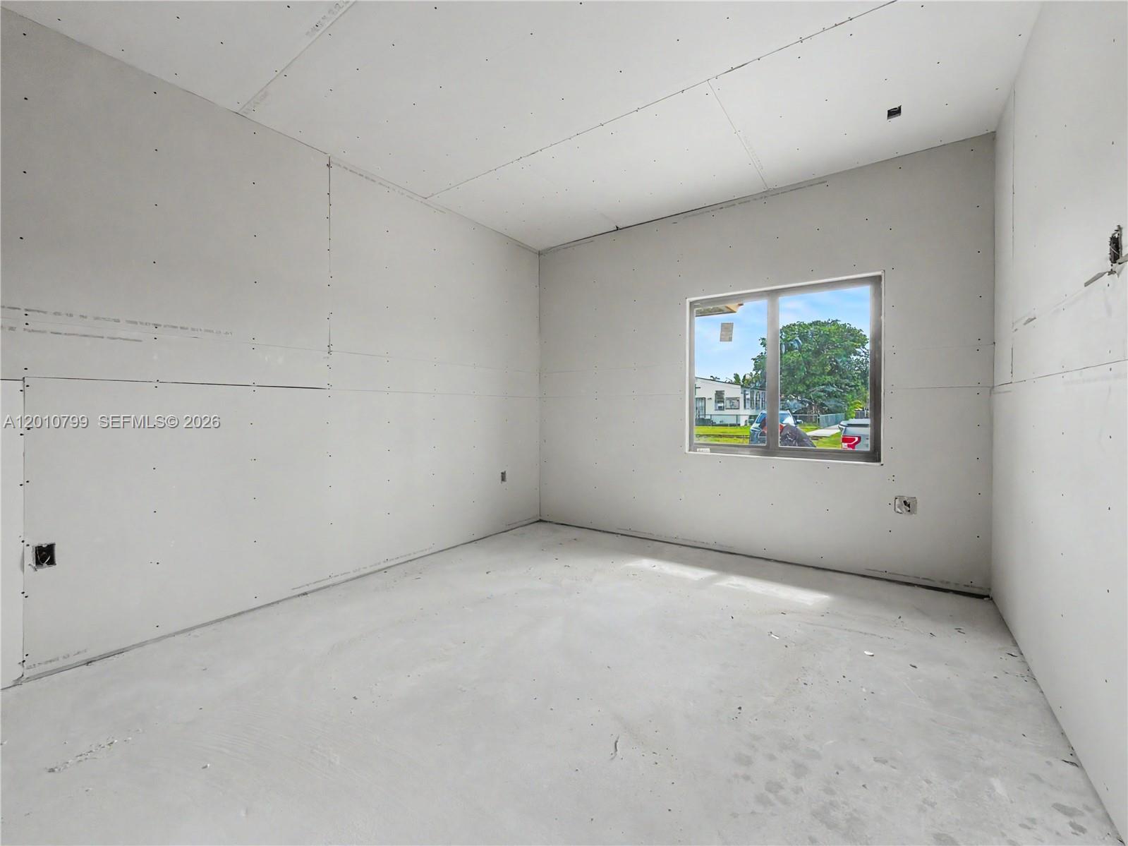 640 SW 10th Ave