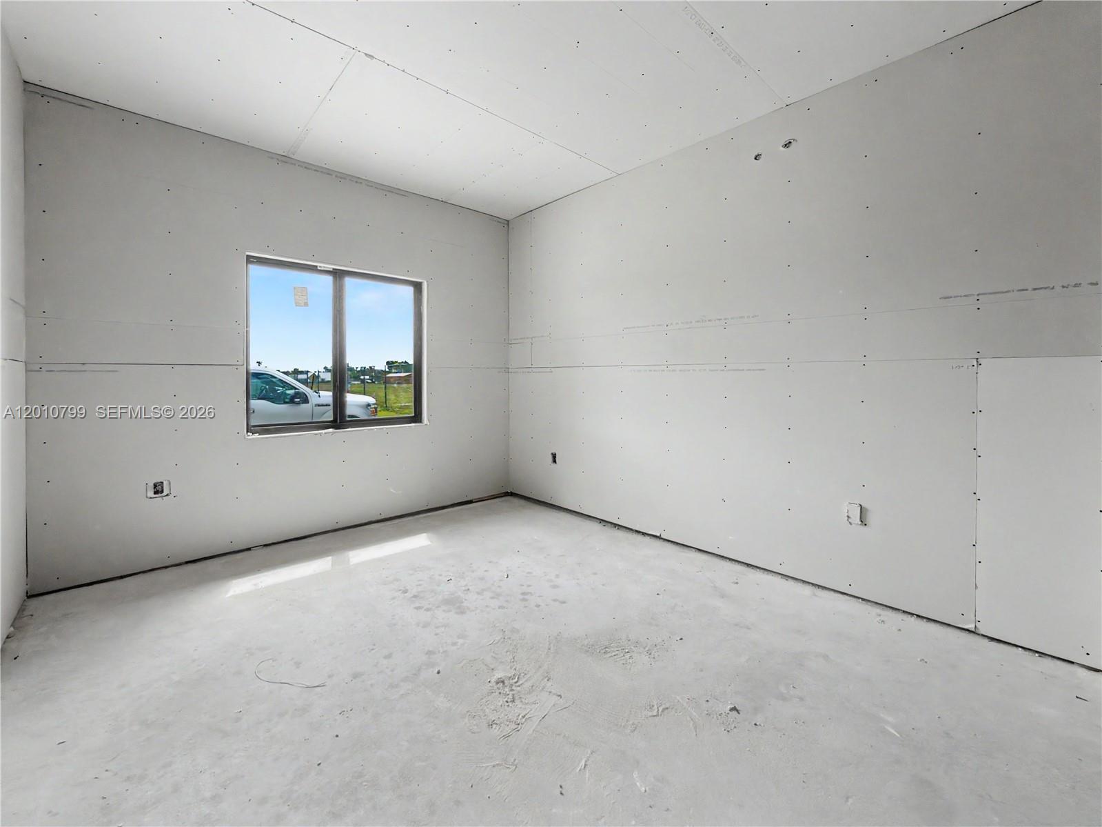 640 SW 10th Ave