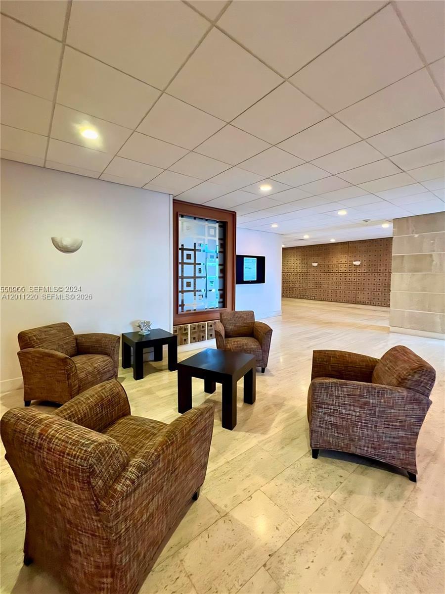 2899 Collins Ave # 905