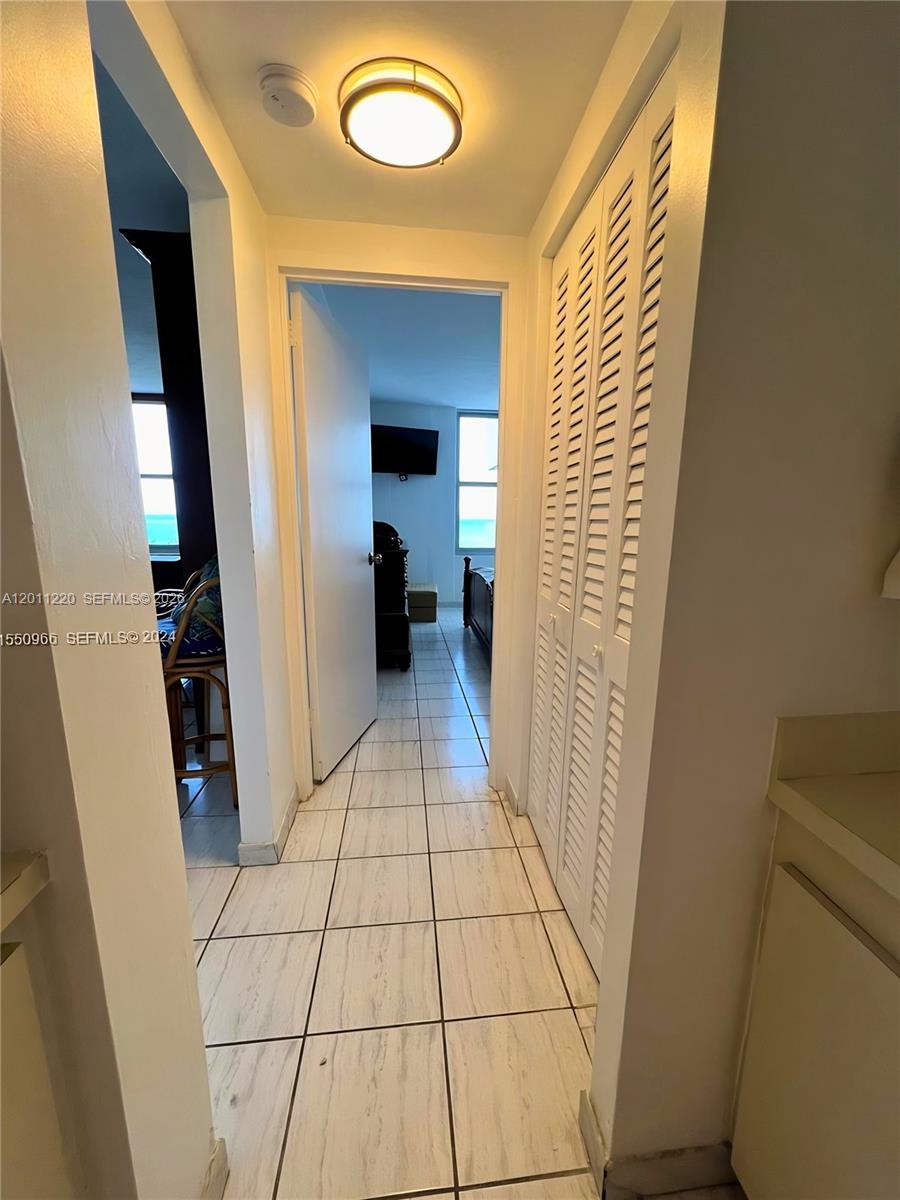 2899 Collins Ave # 905