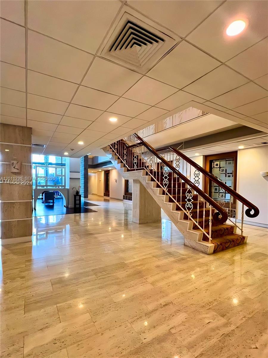 2899 Collins Ave # 905