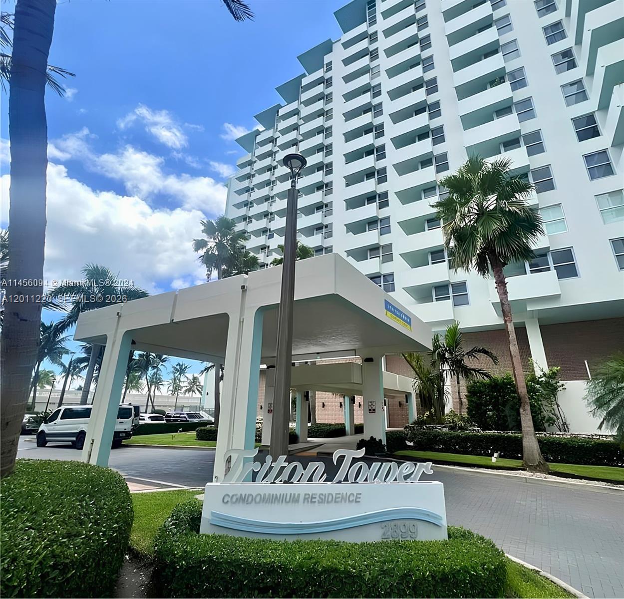 2899 Collins Ave # 905
