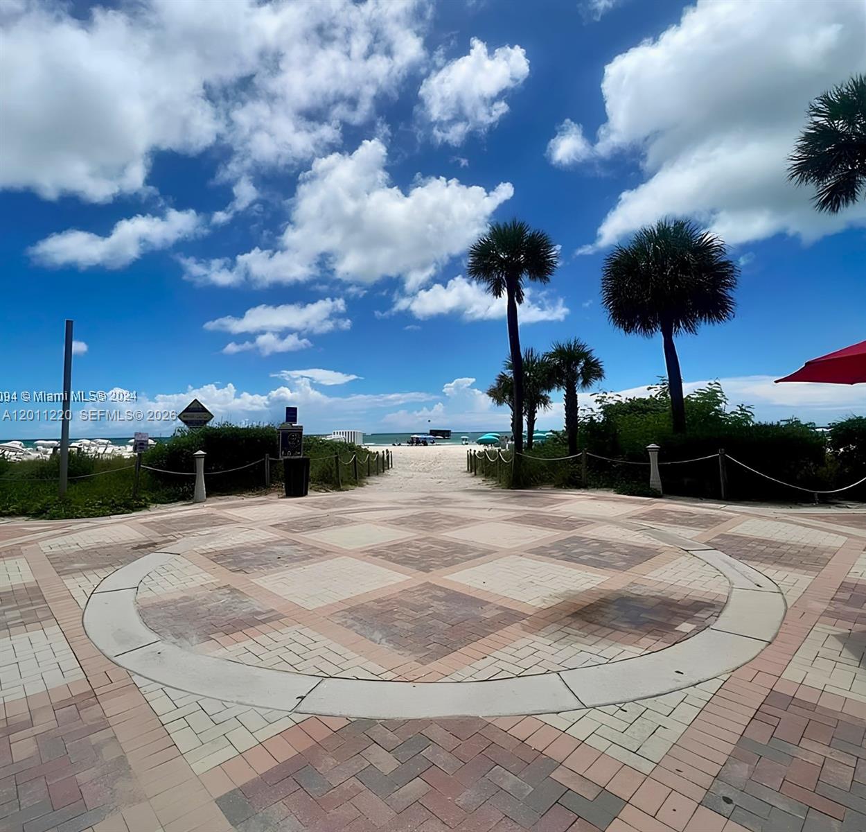 2899 Collins Ave # 905