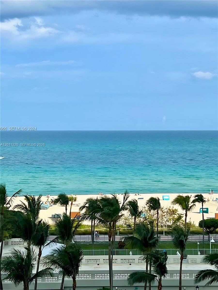 2899 Collins Ave # 905