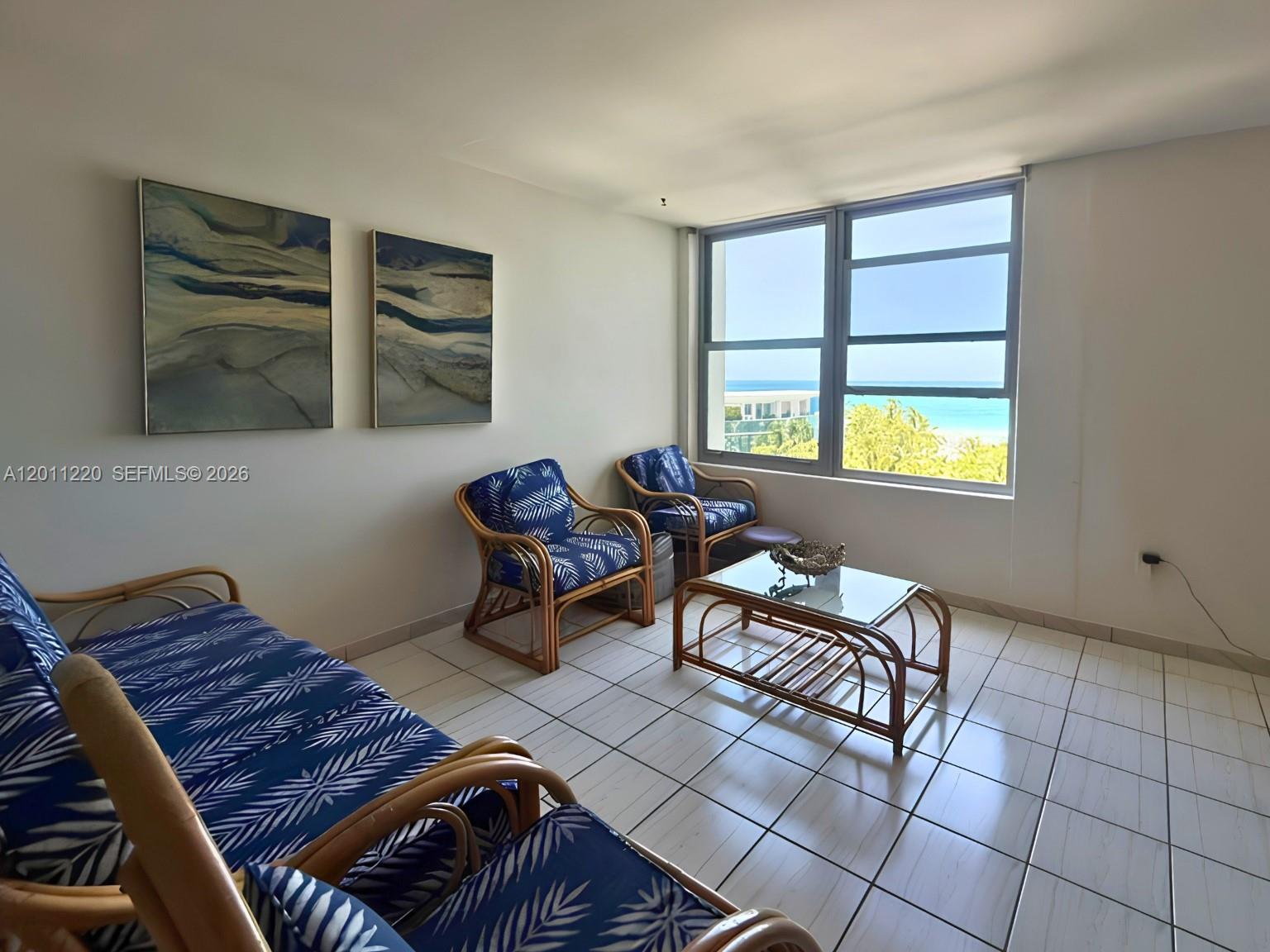 2899 Collins Ave # 905
