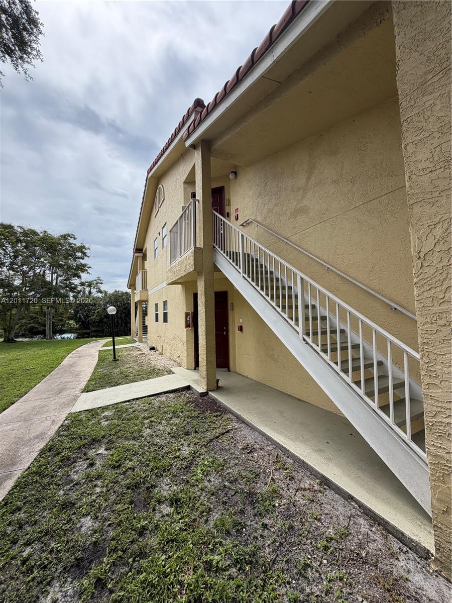 1306O0 VISTA ISLES DRIVE # 221