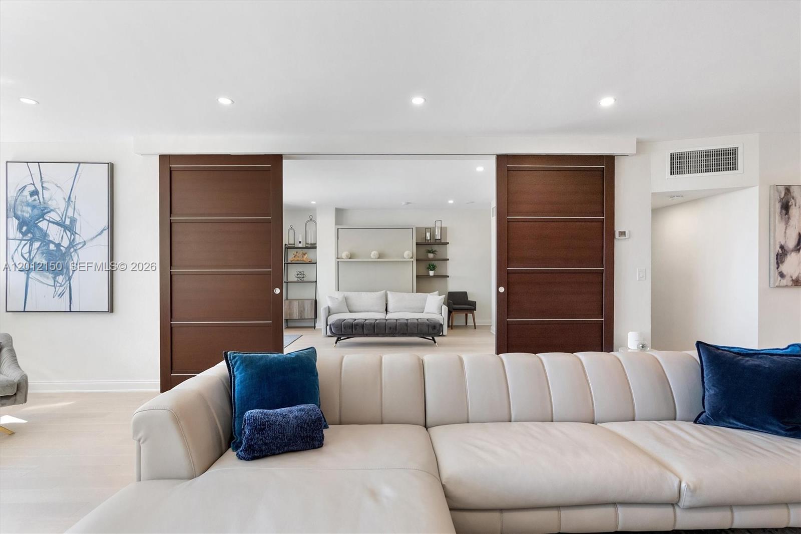10275 Collins Ave # 1530