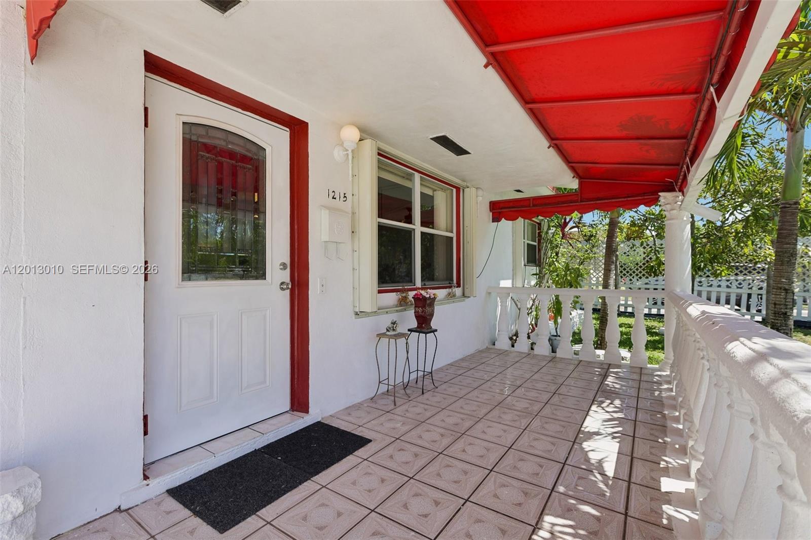 1215 S 24th Ave