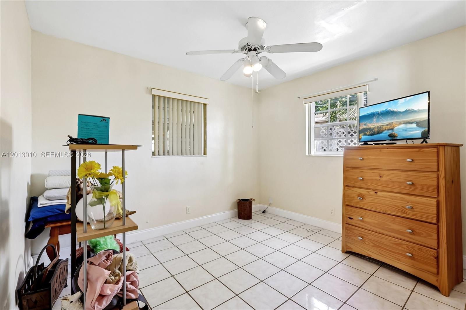 1215 S 24th Ave