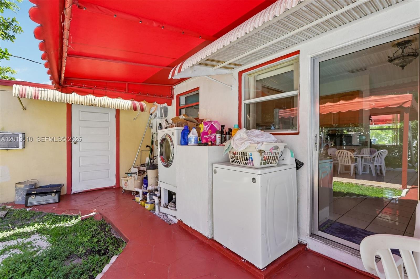 1215 S 24th Ave