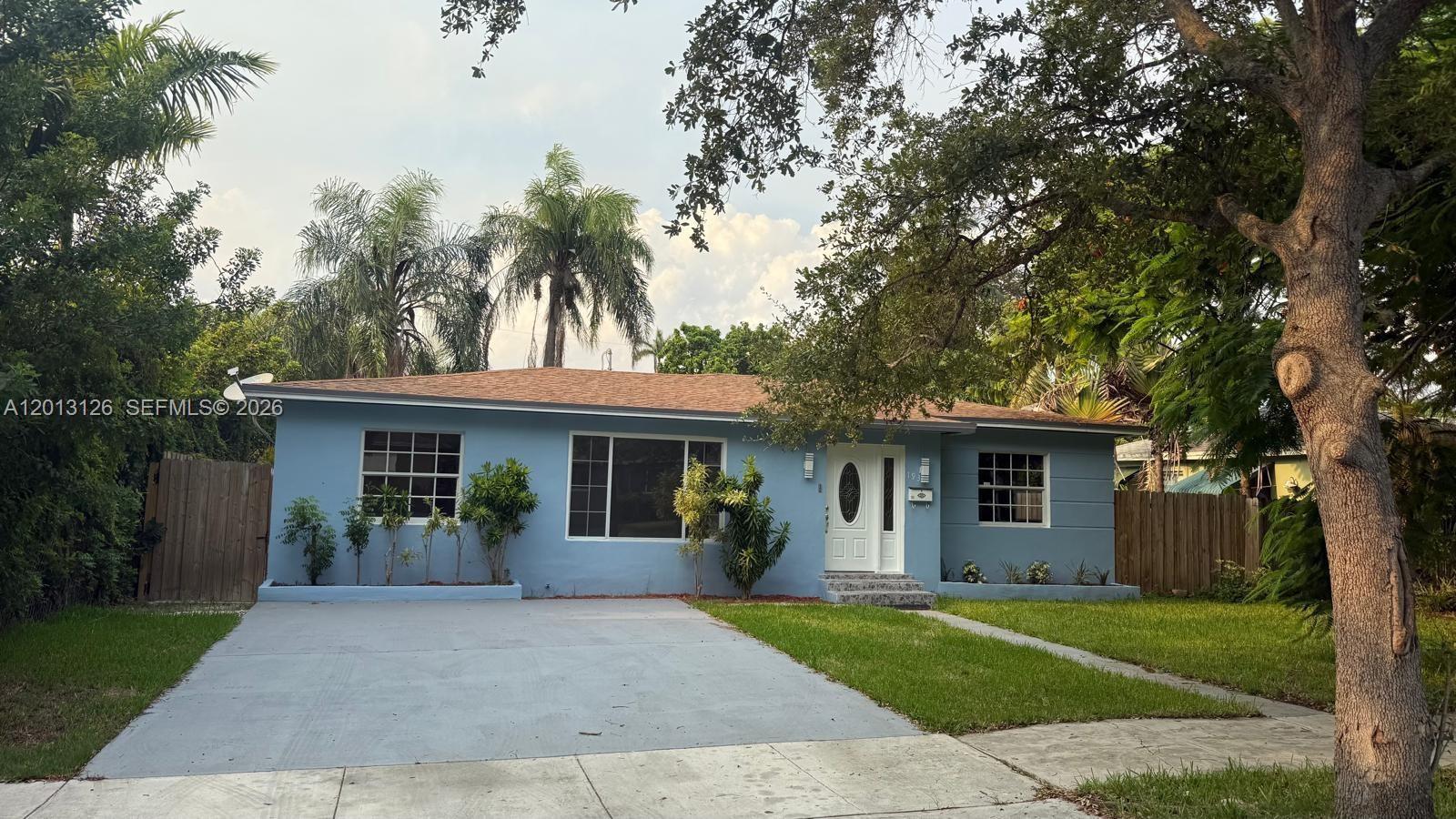 1931 Mayo St