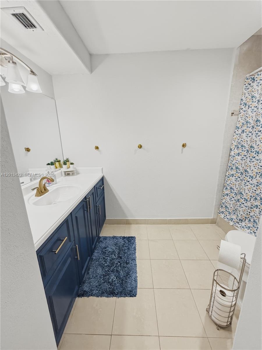 406 N Laurel Dr # 207