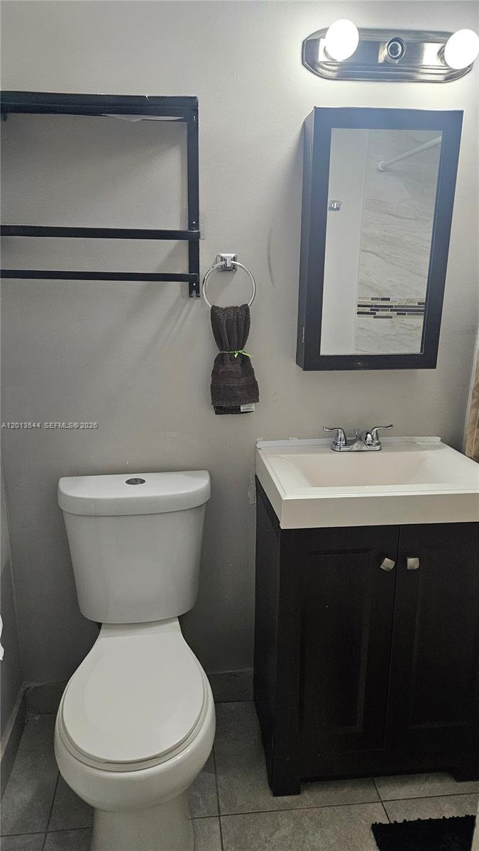 830 NE 159th St Unit: Studio