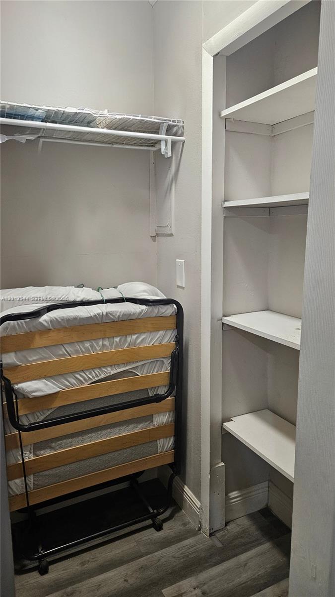 830 NE 159th St Unit: Studio