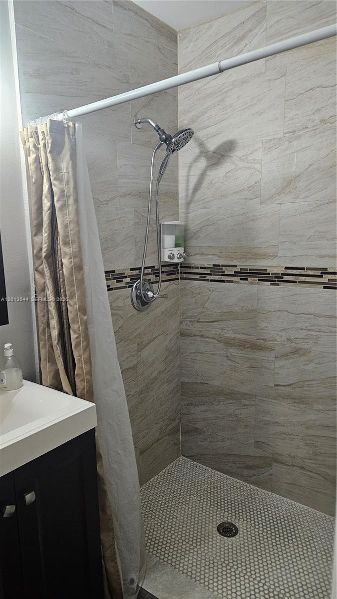 830 NE 159th St Unit: Studio