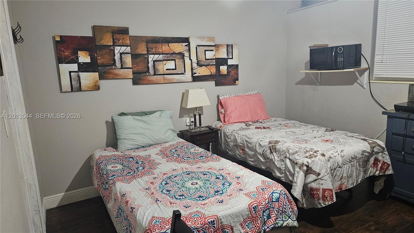 830 NE 159th St Unit: Studio