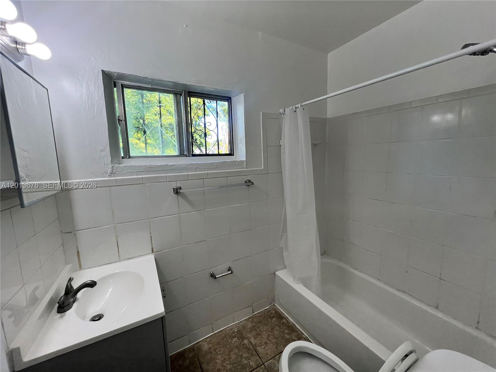 5600 NE 1st Ave # 2