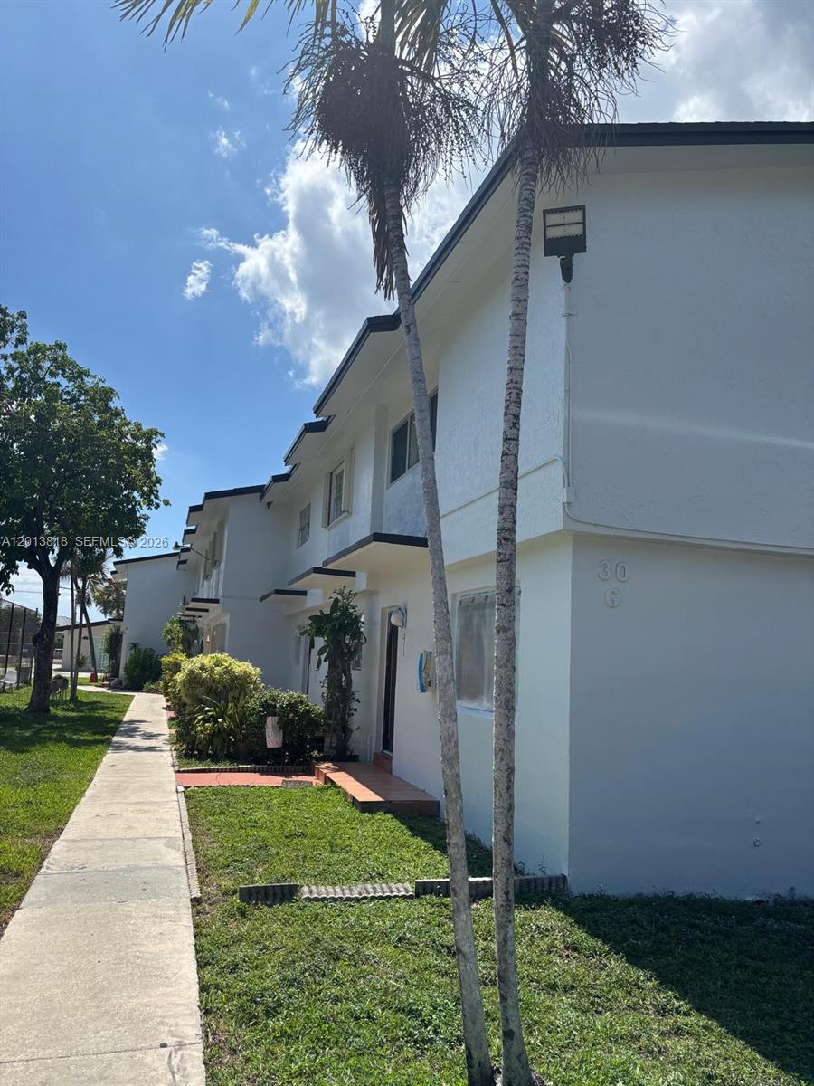30 SW 108th Ave # 7G