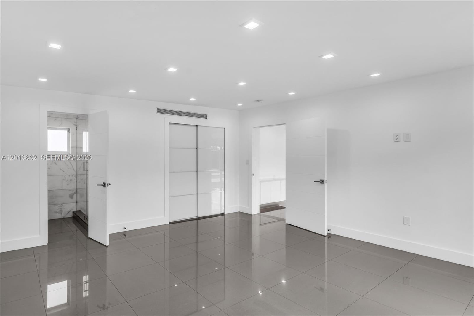 3112 Village Green Dr