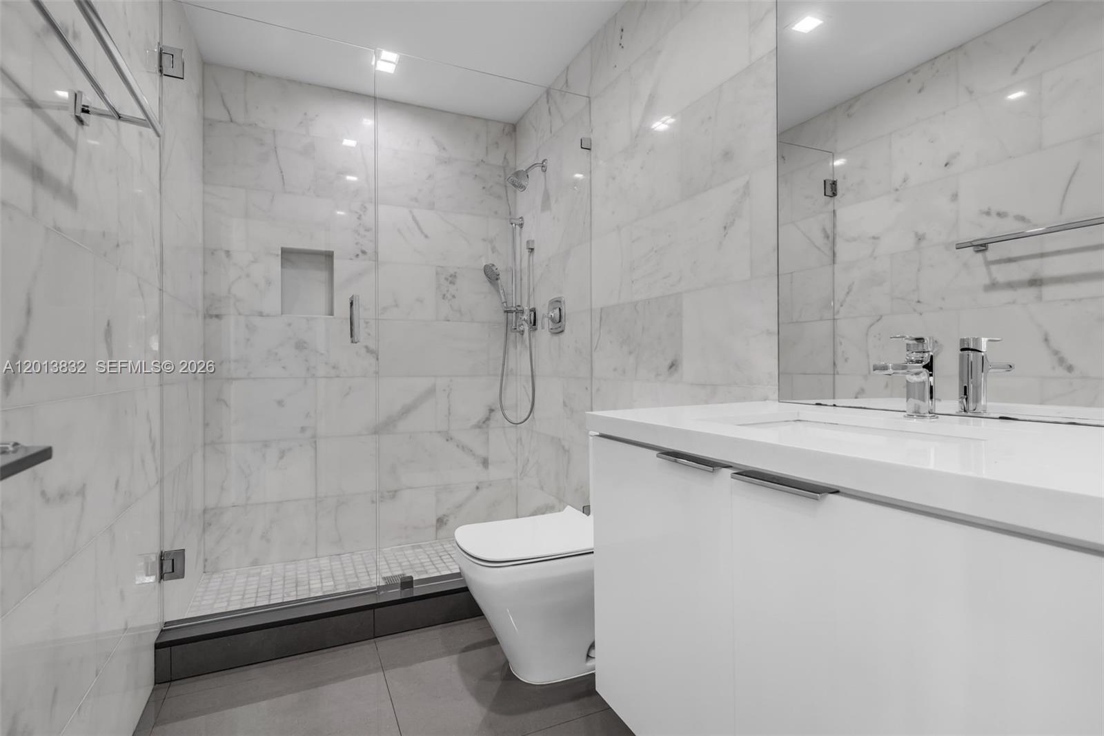3112 Village Green Dr