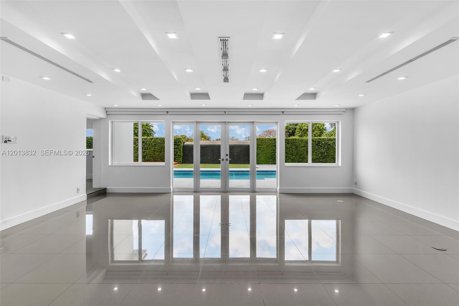3112 Village Green Dr