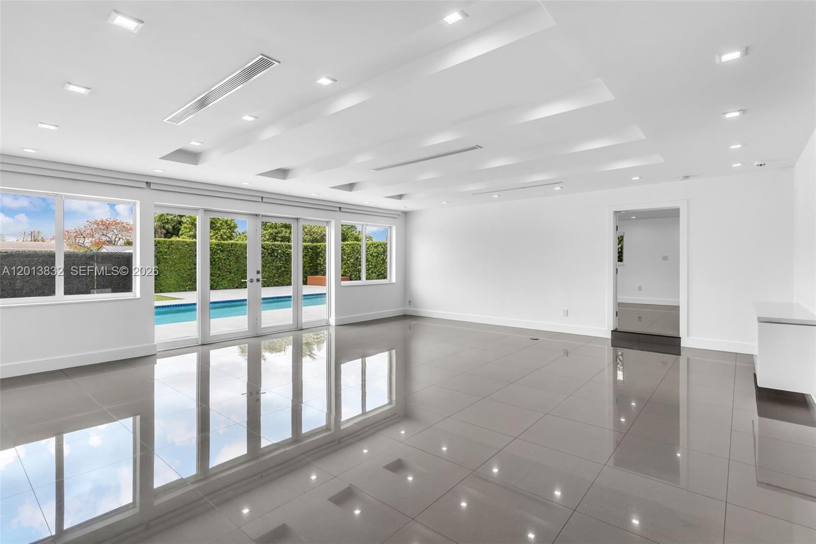 3112 Village Green Dr