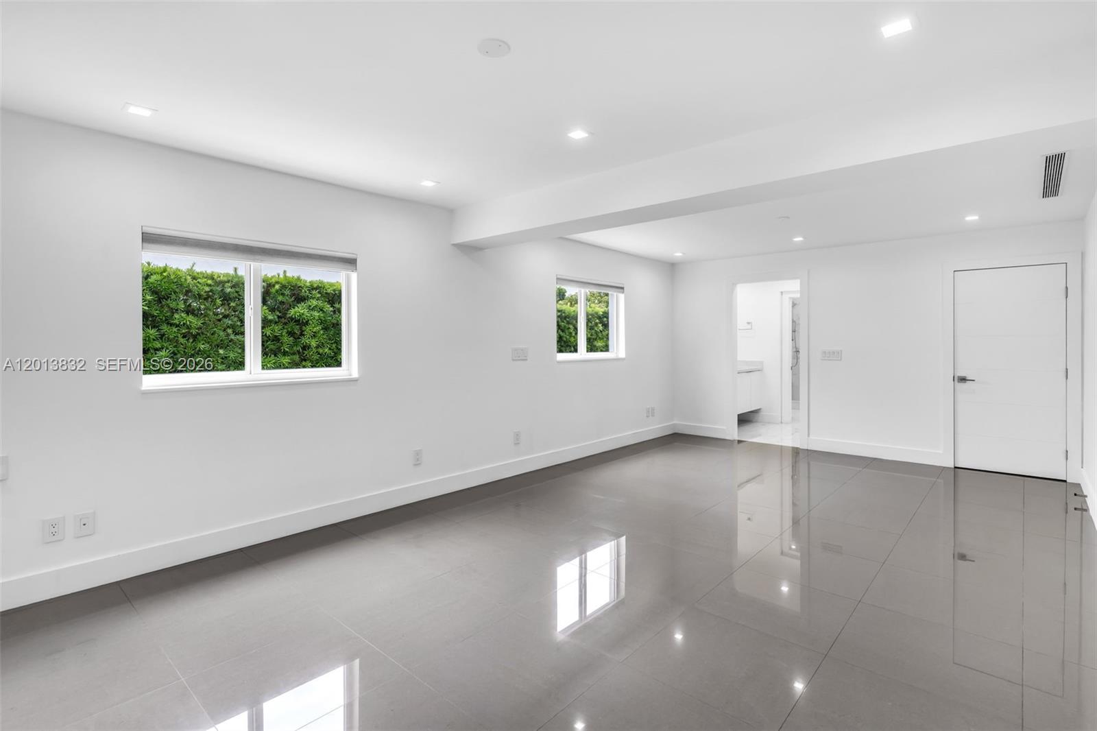 3112 Village Green Dr