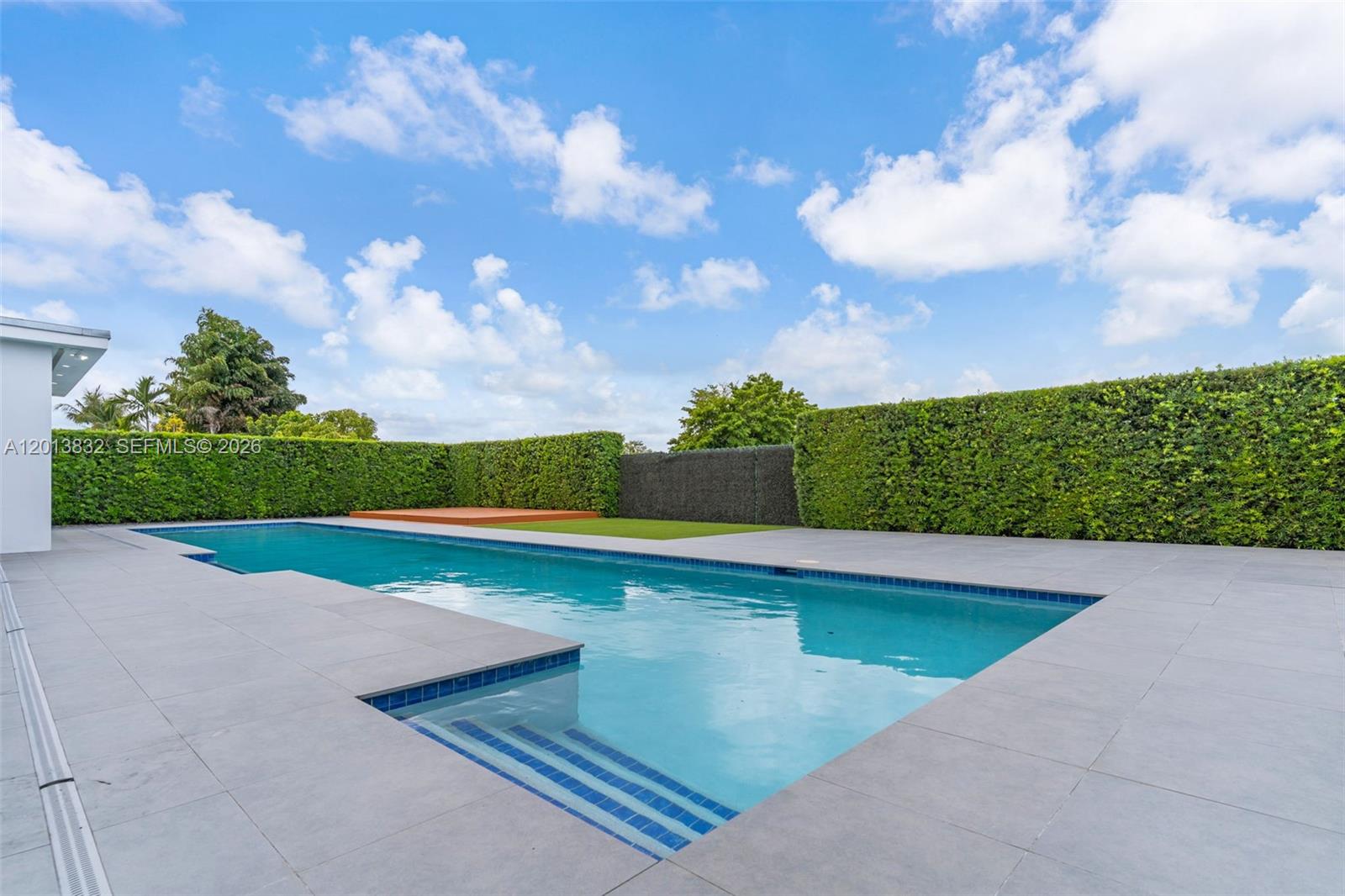 3112 Village Green Dr