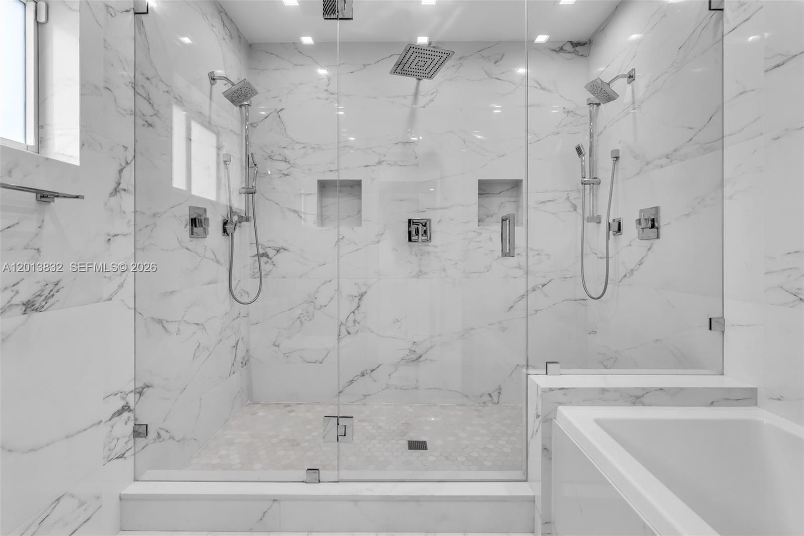 3112 Village Green Dr