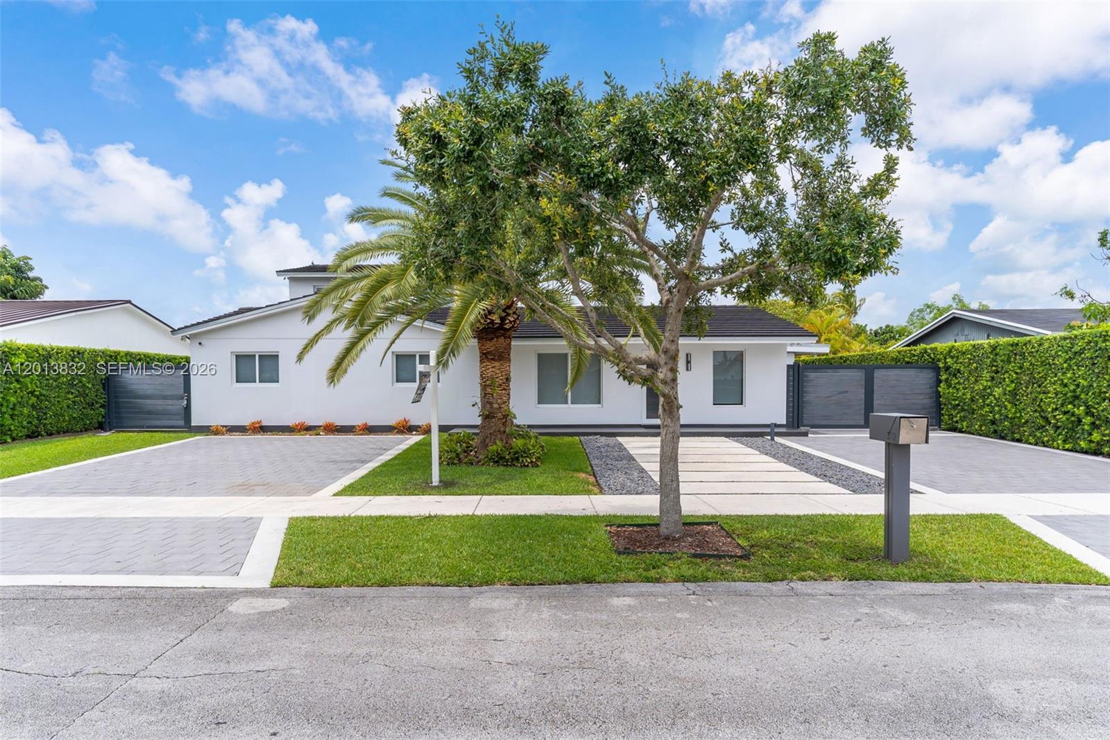 3112 Village Green Dr