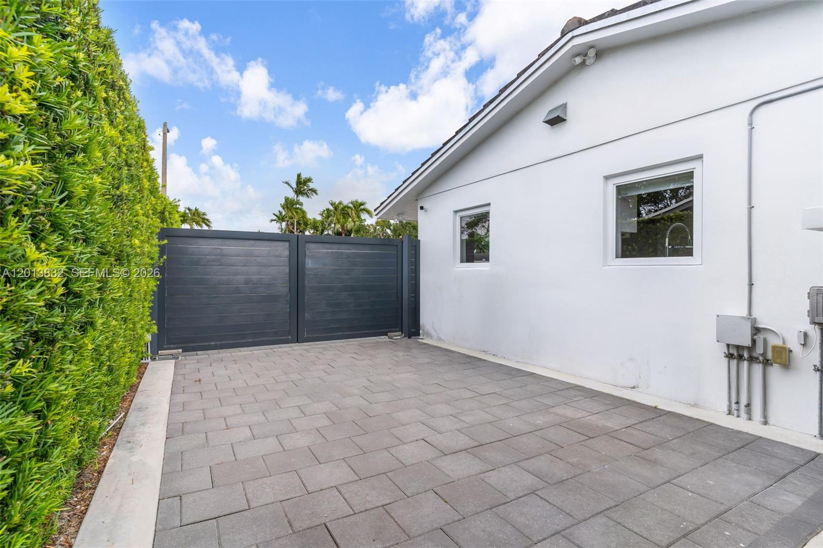 3112 Village Green Dr