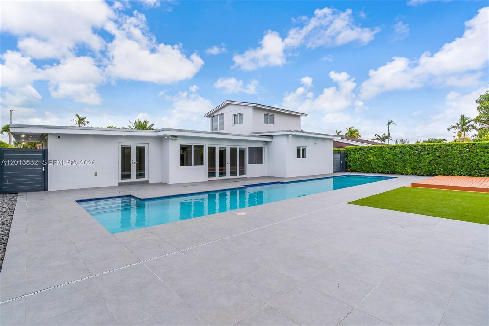 3112 Village Green Dr