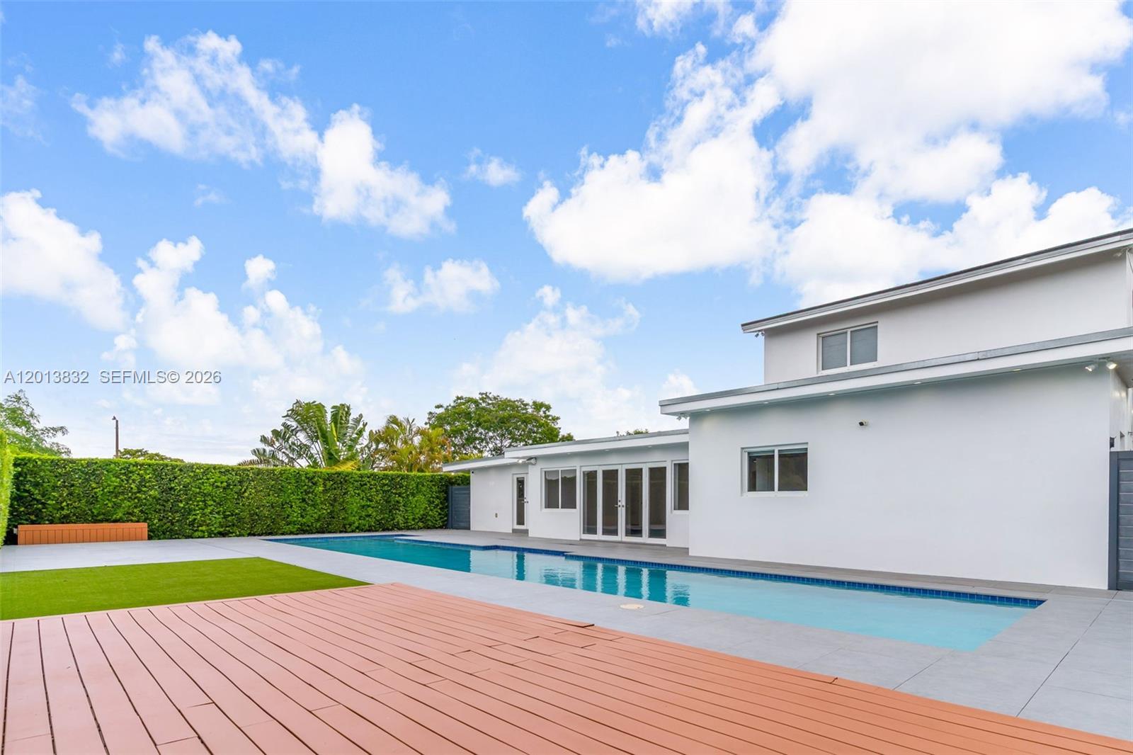 3112 Village Green Dr