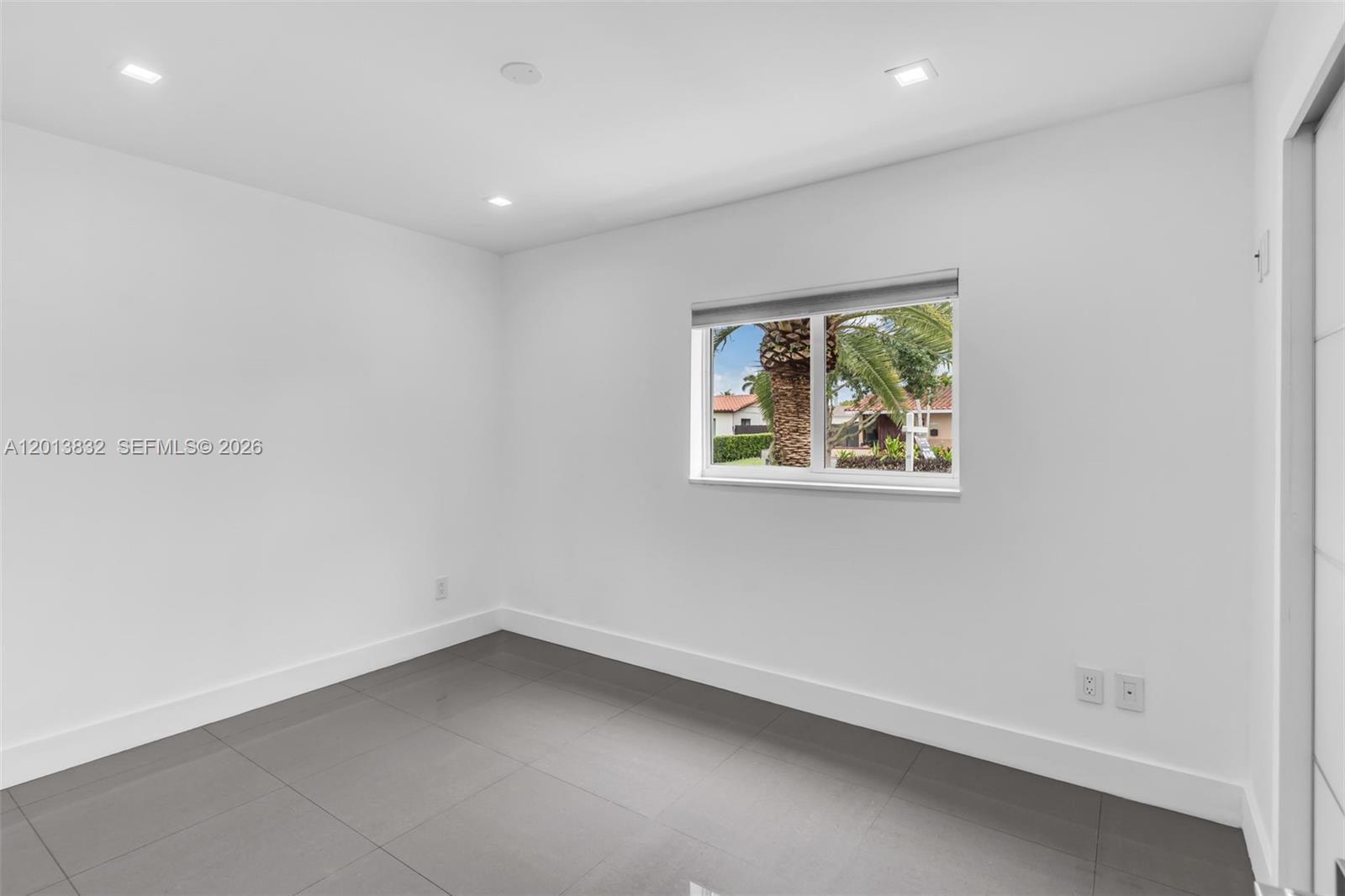 3112 Village Green Dr
