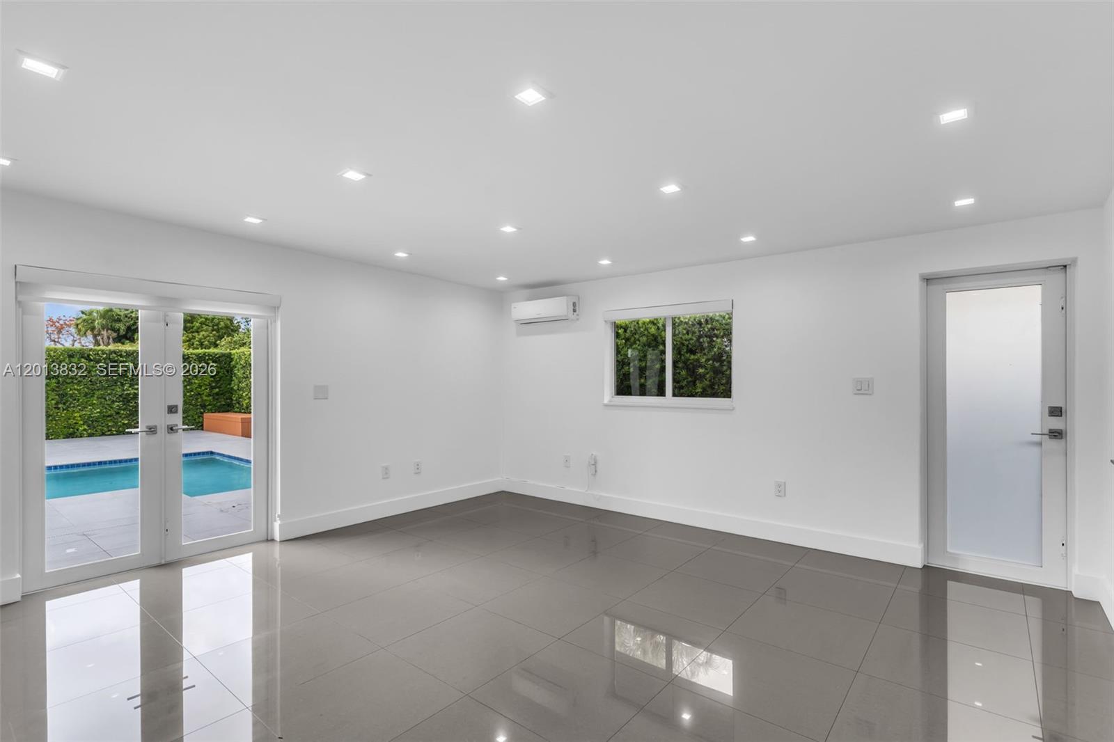 3112 Village Green Dr