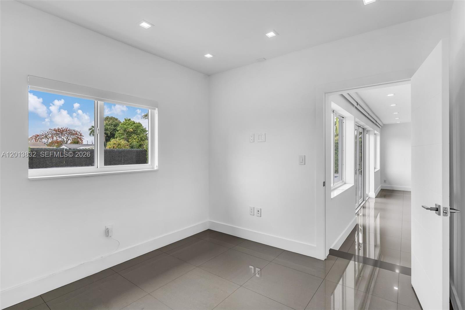 3112 Village Green Dr