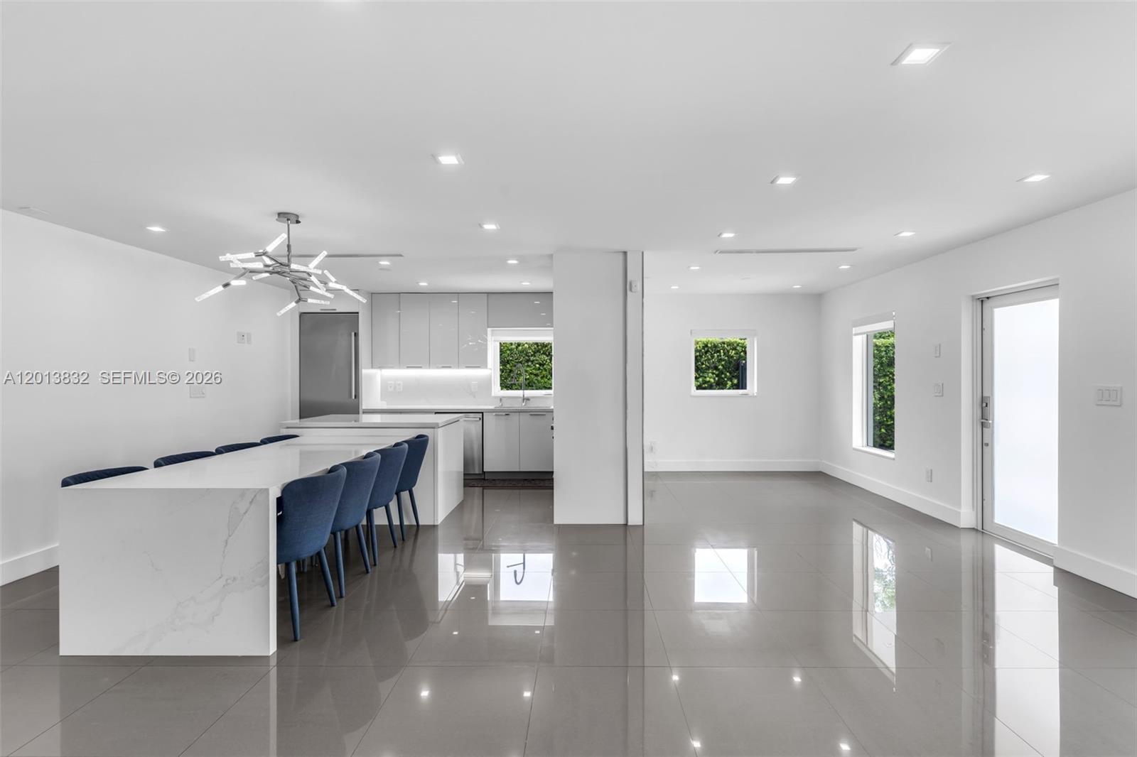3112 Village Green Dr