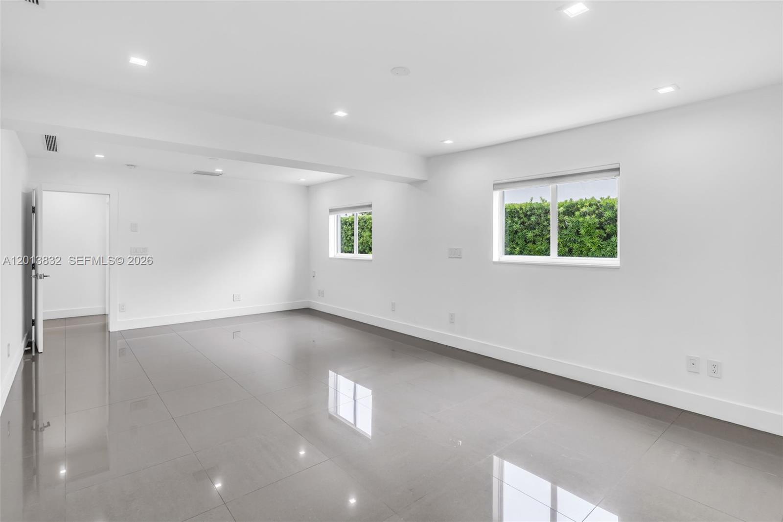 3112 Village Green Dr